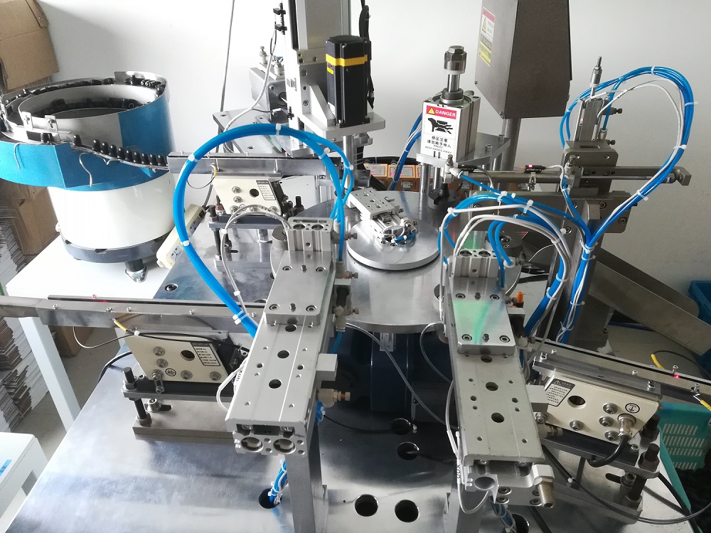 案例5XLR自動裝配機